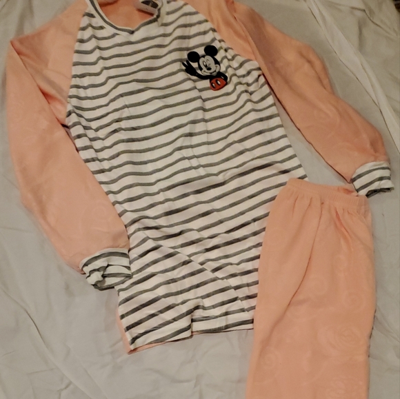 Pyjama - Picture 2 of 2